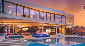 luxury holiday villa in Marbella with floor to ceiling glass