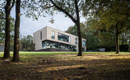 home on sloping site in barnet