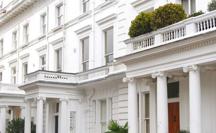 double height extension to a listed building in a conservation area