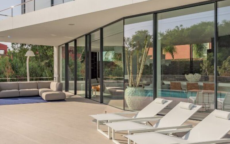 residential glass façade system for luxury villa