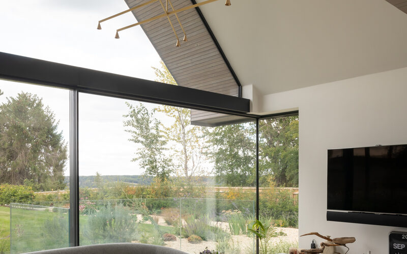 Structural glass shaped window