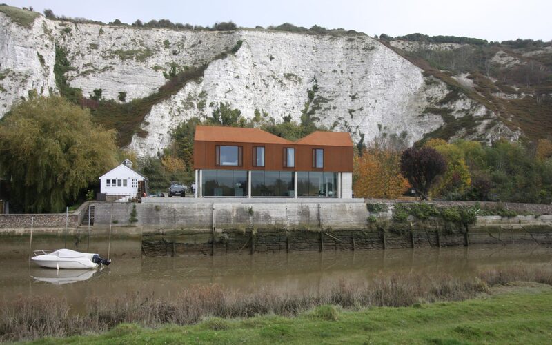 Rusty House featured on Grand Designs TV for its exception design and views through minimal framed sliding glass doors