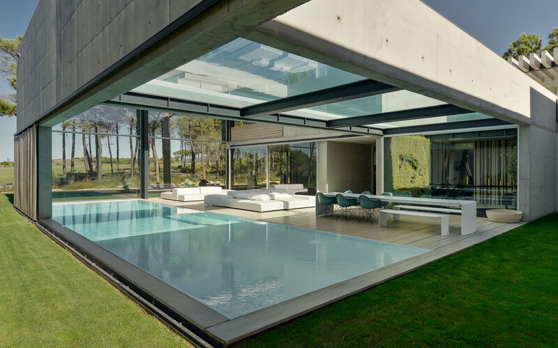 Structural glazed swimming pool in luxury home